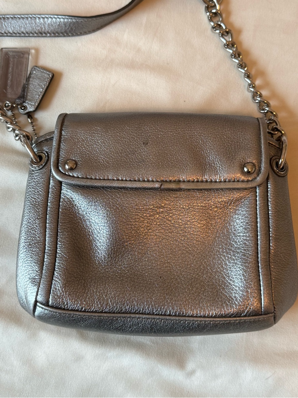 Coach | Campbell Turnlock Metallic Silver Mini Crossbody Bag - Picture 4 of 8